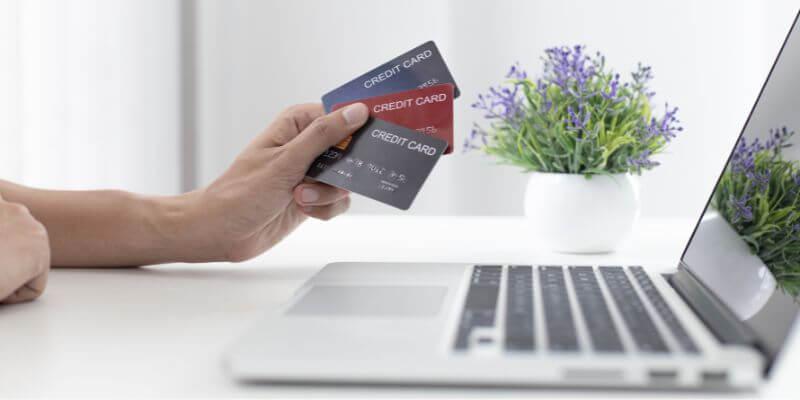 Luottokortteja koskevat säännöt ja suojaus